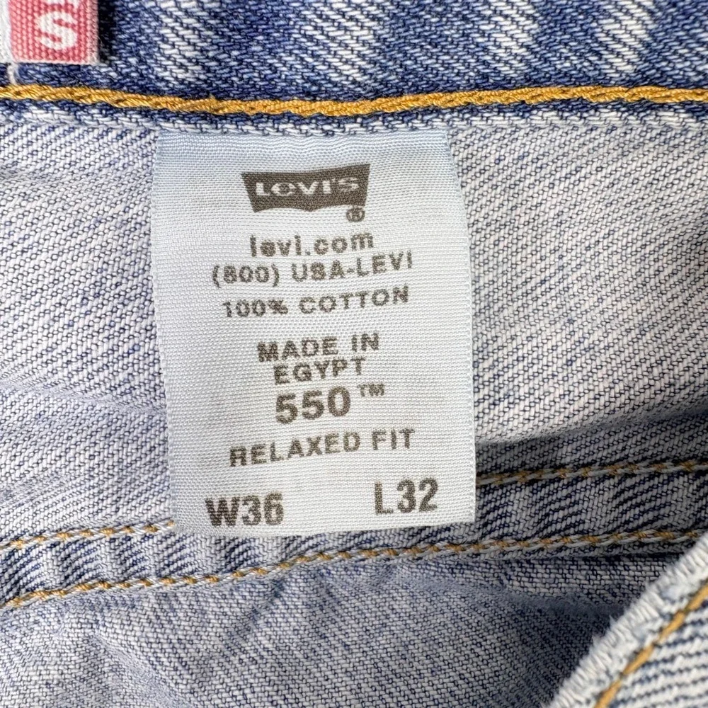 Levis 550 Relaxed Fit Light Wash Denim Jeans Mens 36x32 Measures 35x30‎ Y2K Worn